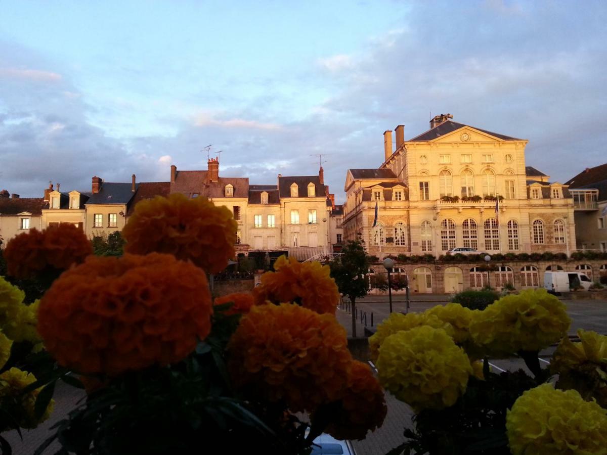 Hotel Au Lion D'Or Nogent-le-Rotrou Exteriér fotografie